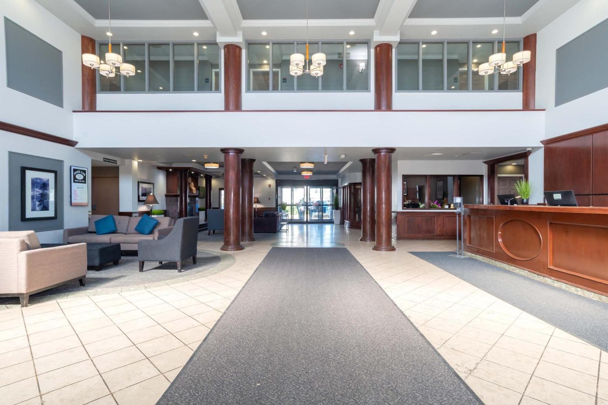 Sandman Hotel Saskatoon Exterior photo