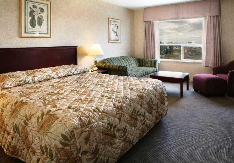 Sandman Hotel Saskatoon Room photo