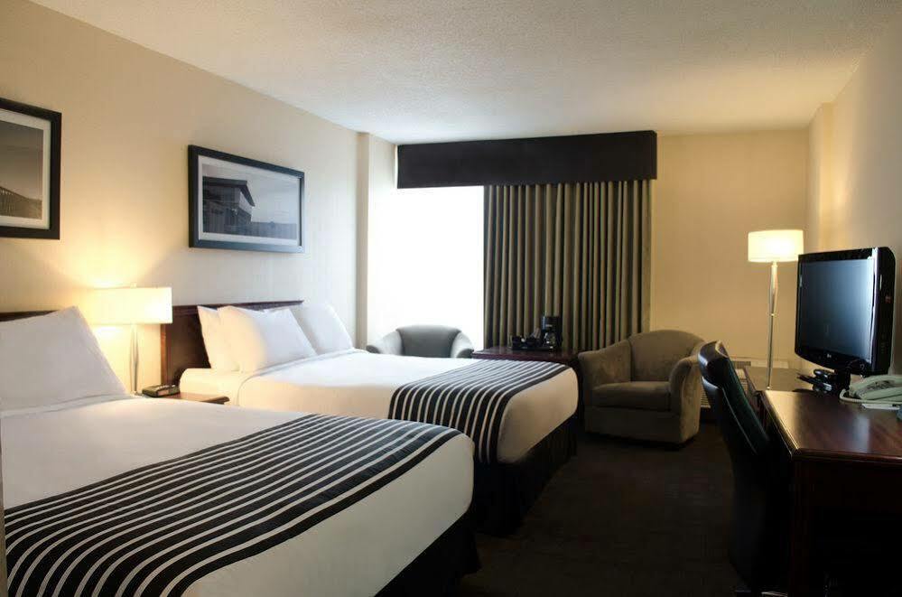 Sandman Hotel Saskatoon Exterior photo